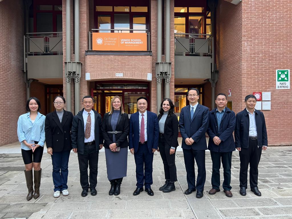 英国上市公司365