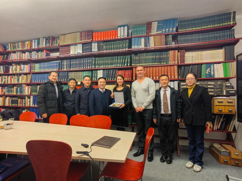 英国上市公司365