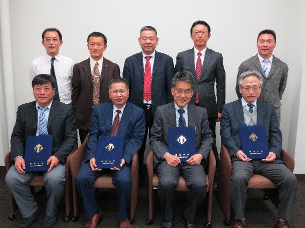 1513324917139978.jpg 英国上市公司365